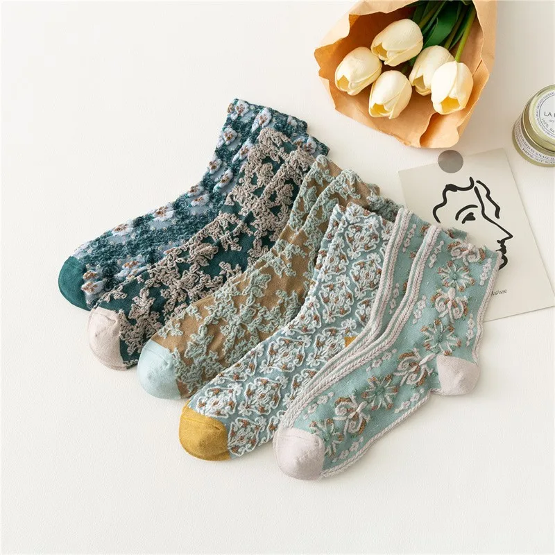 

Woman Lolita Socks Harajuku Retro Embroidery Kawaii Cute Socks Ethnic Lolita Flower Crew Socks Vintage Court Style Lace Socks