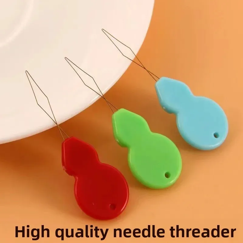 Plastic Needle Threader Image 4