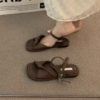 Sandales d'été pour femmes, semelle plate en caoutchouc, confortables, respirantes, à la mode, de luxe, pour la plage en plein air, nouvelle collection 2025 3