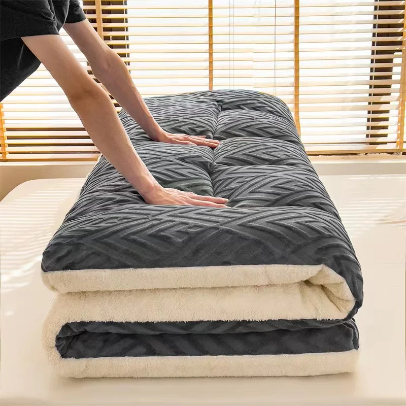 

Embossing Velvet Mattress Super Soft Breathable Thick Lamb Velvet Mattress Topper Student Dormitory Sleeping Pad