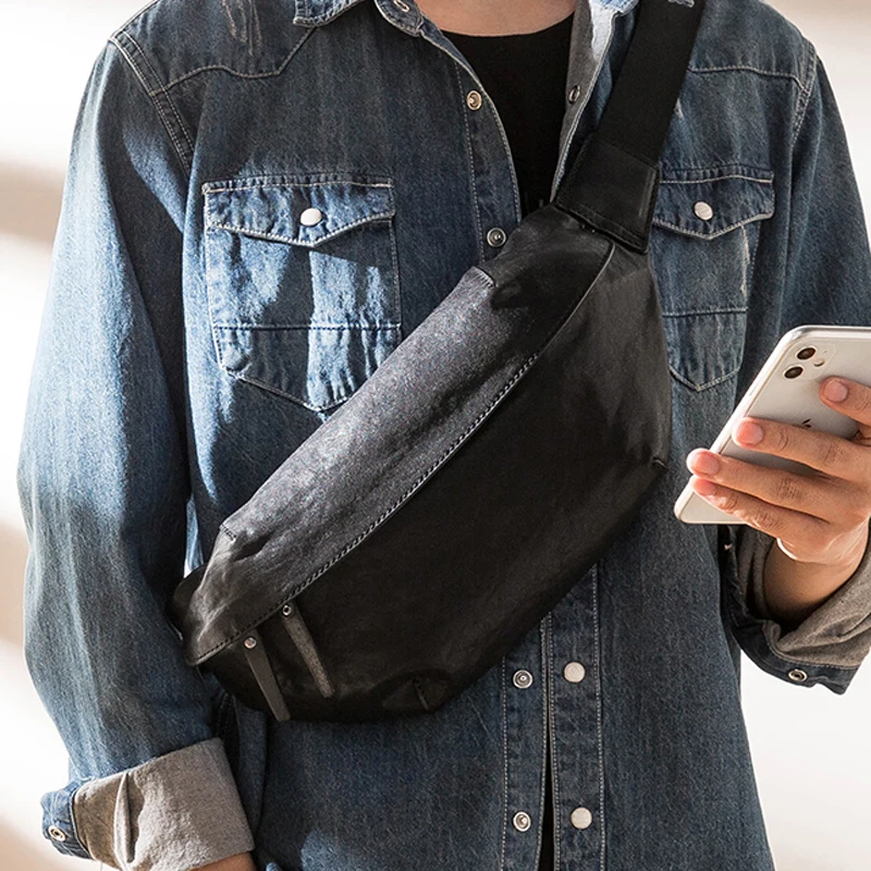 

AETOO Leather Japanese small chest bag men fashion brand first layer of casual crossbody bag leather one-shoulder mobile phone
