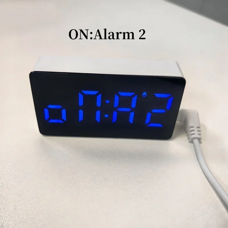 7*4cm Digital Alarm Clock TEMP Date 3 Alarms Power-off Memory Table Clock USB Powered Always On 12/24H Night Mode LED Clock