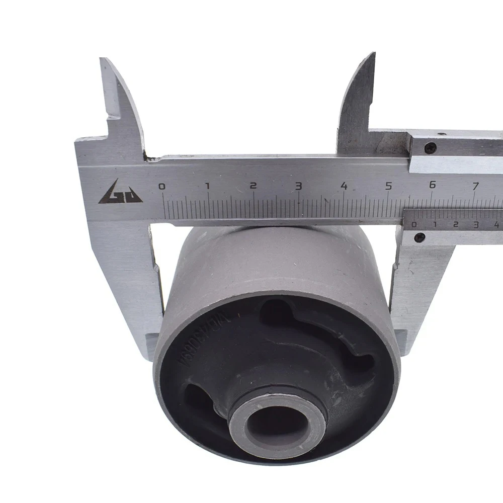 Engine Mount Insulator Front DIFF Mounting Insulator for Mitsubishi Pajero 2 MK2 V20 V30 V40 Nativa Montero Sport 1 L200 Triton K74T K76T MB430694