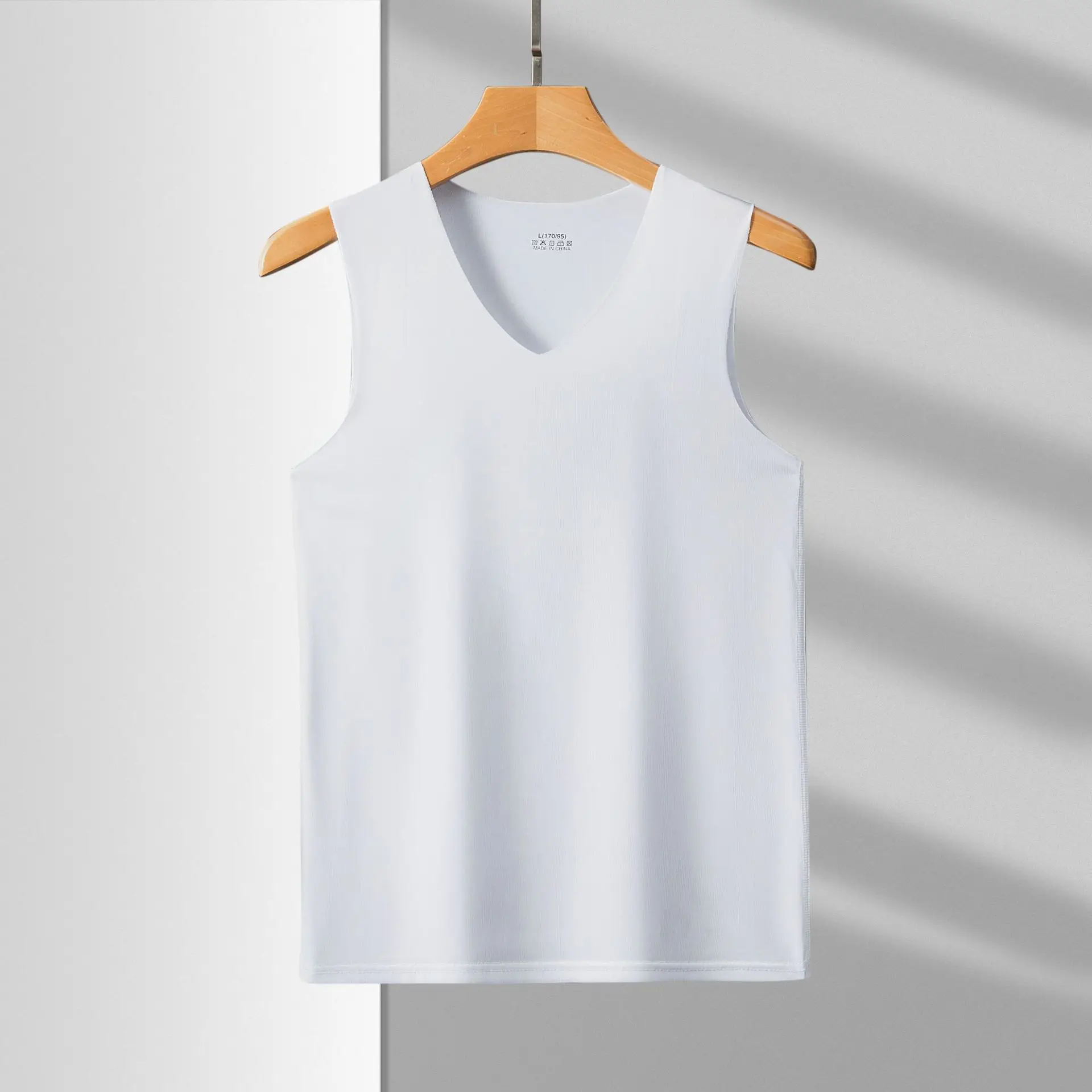 Men's Underwears Undershirts Summer Vest Men Traceless Ice Silk Tank Top Slim Fit Sports Fitness Sleeveless Breathable Singlet bodybuilding tank tops running vests sports tank tops sports vests tank tops