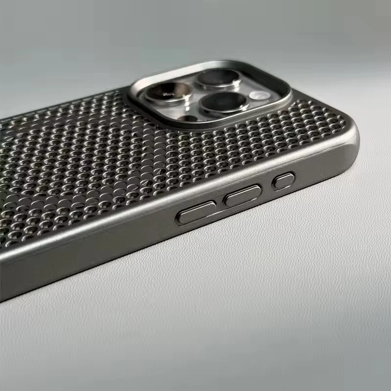 Magnetic Cooling Phone Case with Heat Dissipation and Matte Shockproof Design