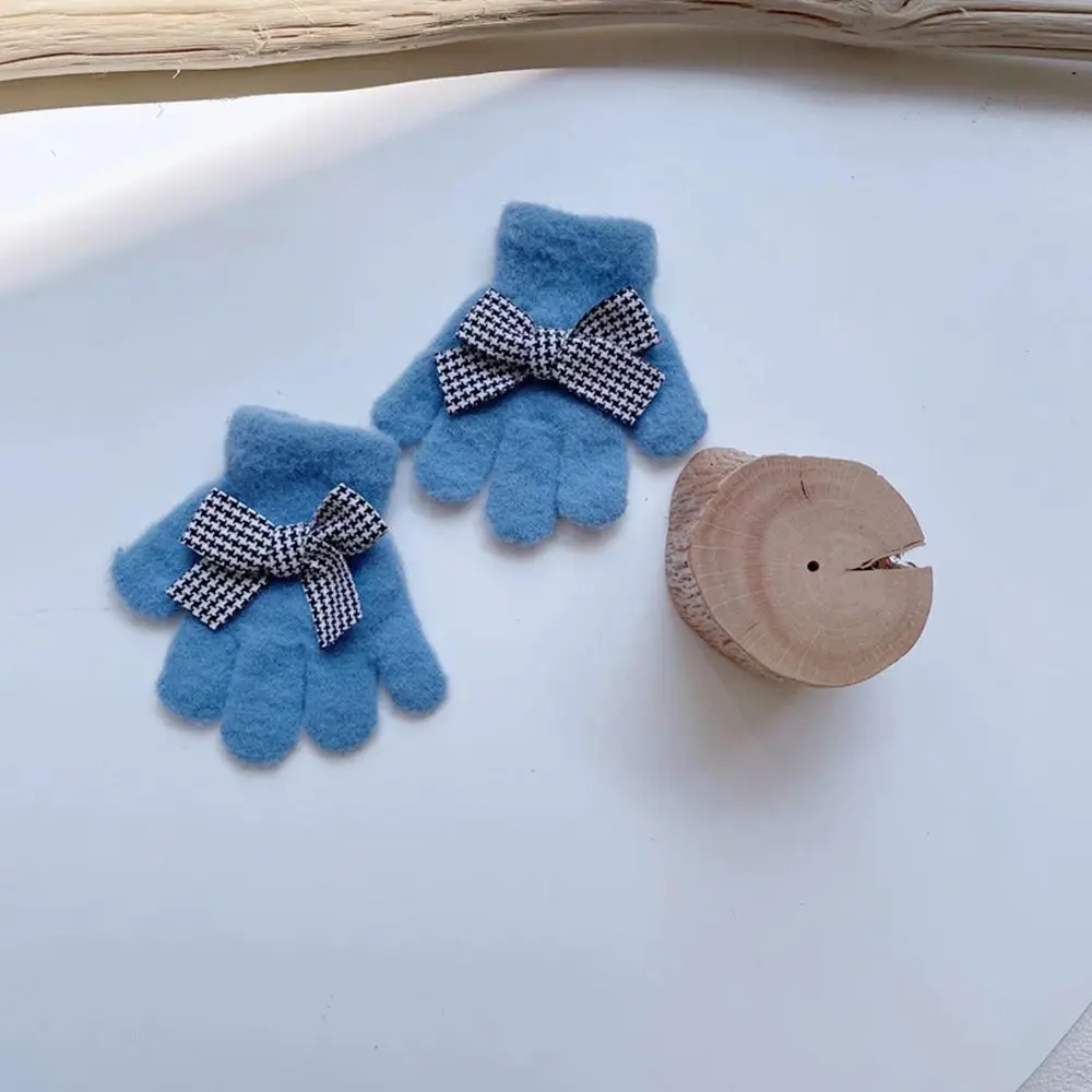 blue-Gloves