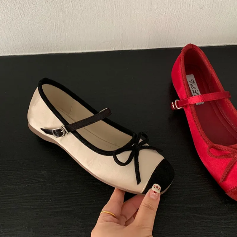 2025 New Versatile Women's Mary Jane Shoes Fashionable Elegant Light Bow Women's Thick Heel Shoes Comfortable Dress 2