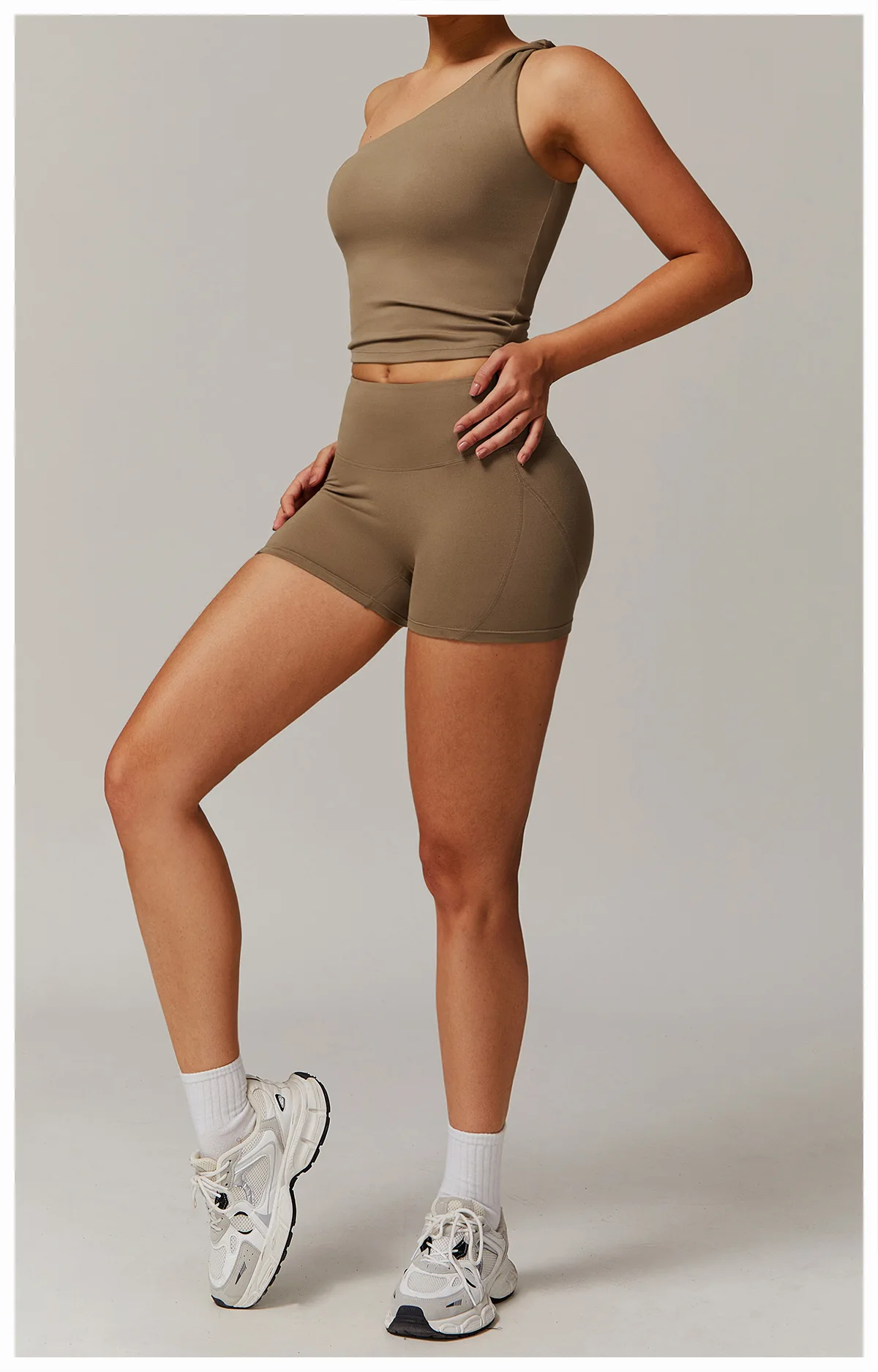 2025 New Yoga Shorts For Women High Waist Lift Sports Outerwear Running Workout Shorts 9152