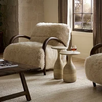 Table d'appoint au design inspiré du bowling, table basse moderne en marbre et texture travertin 3