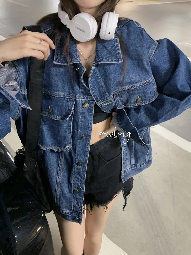 

Куртка женская джинсовая в Корейском стиле, свободная повседневная темно-синяя куртка с длинным рукавом и отложным воротником, на пуговицах, верхняя одежда для мальчиков и друзей