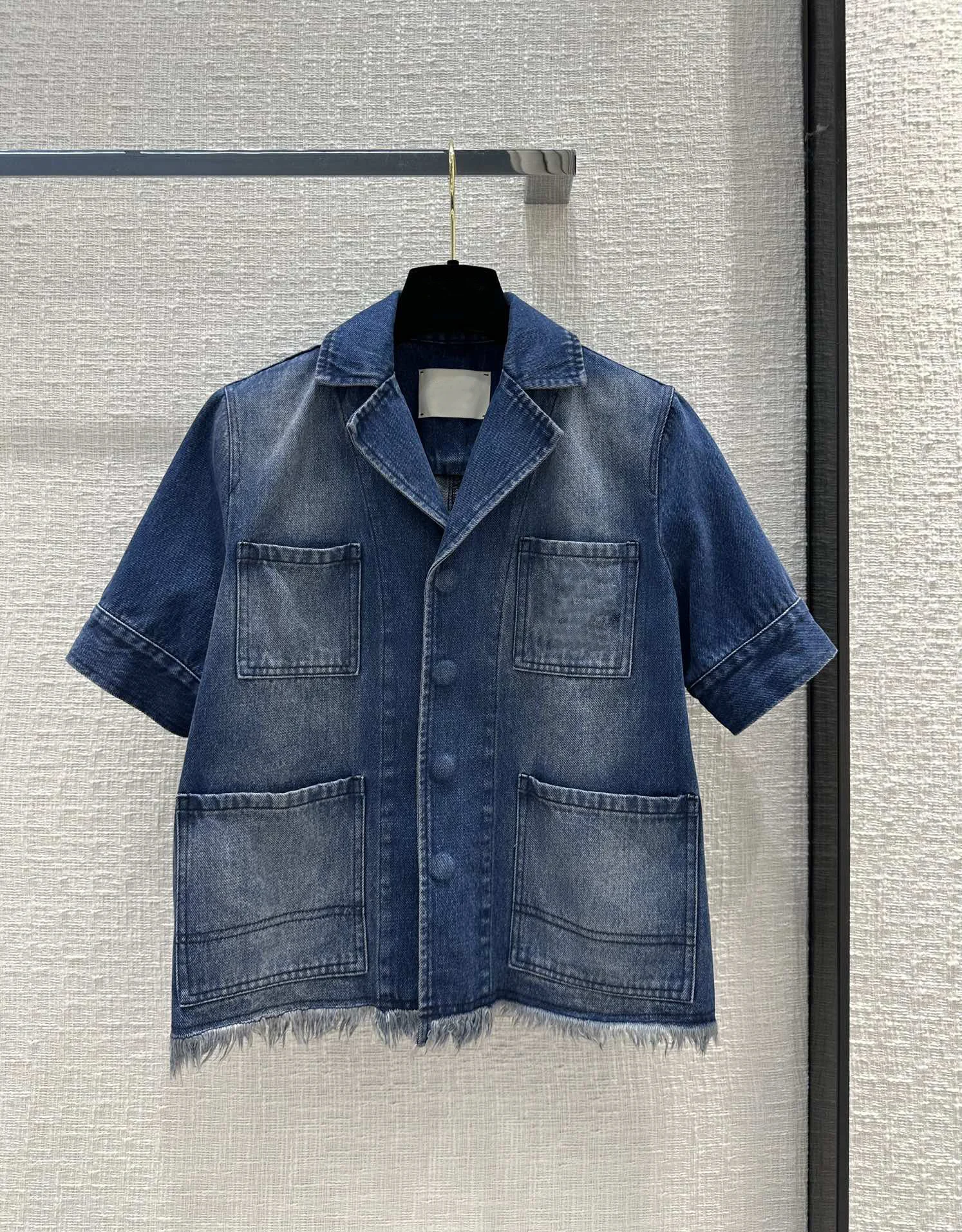 

23 New spring/summer short-sleeved with classic lapel single-breasted design6.19