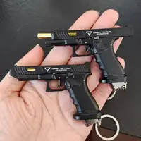 1:3 Semi Alloy G34 TTI Pistol Model 1911 G17 Keychain Disassemble Mini Gun Toy Craft Bag Pendant for Chlidren Adults 1