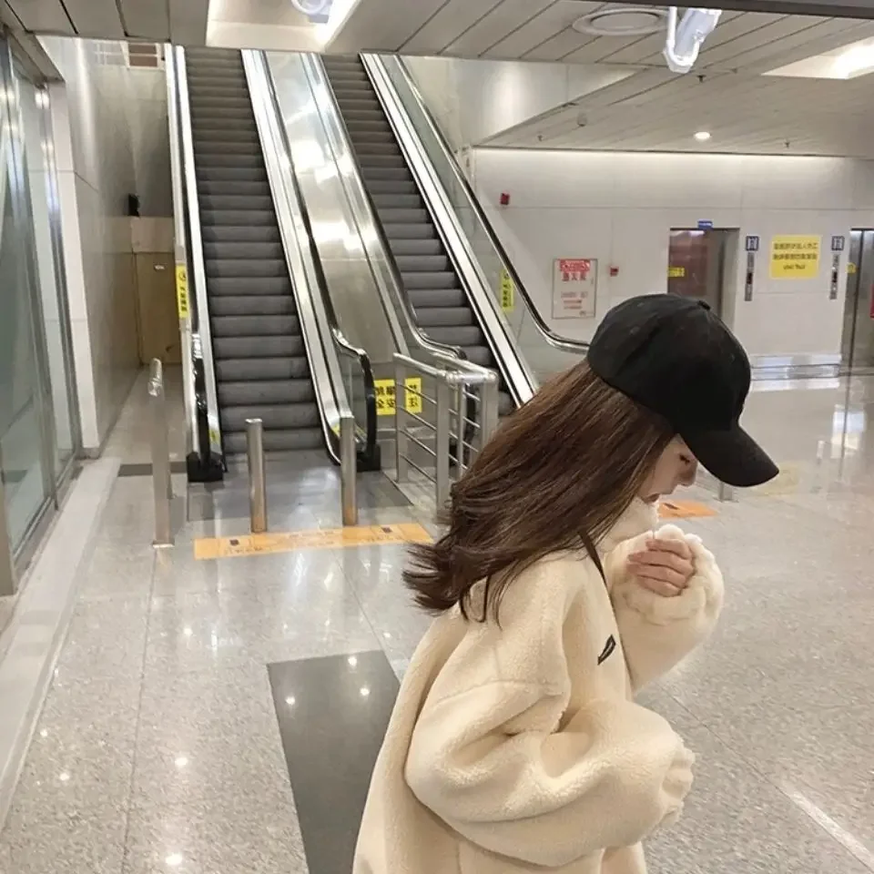 2022 New Sweater Lamb Hair Small Fragrant Wind Thick Coat Spring and Autumn Women's Vintage Hong Kong Flavor Women's Top