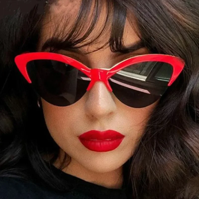 

Cat Glasses and Sunglasses Fashionable Sunglasses Outdoor Fashion Street Photography Glasses
