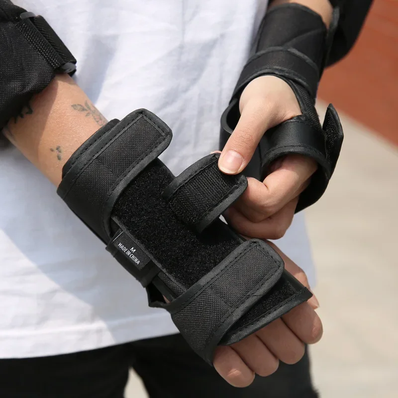 Wrist Guard Wrist Guards Support Palm Pads Protector for Skating Ski Snowboard Hand Protection Skateboarding Cycling Pedal Wheel Scooters