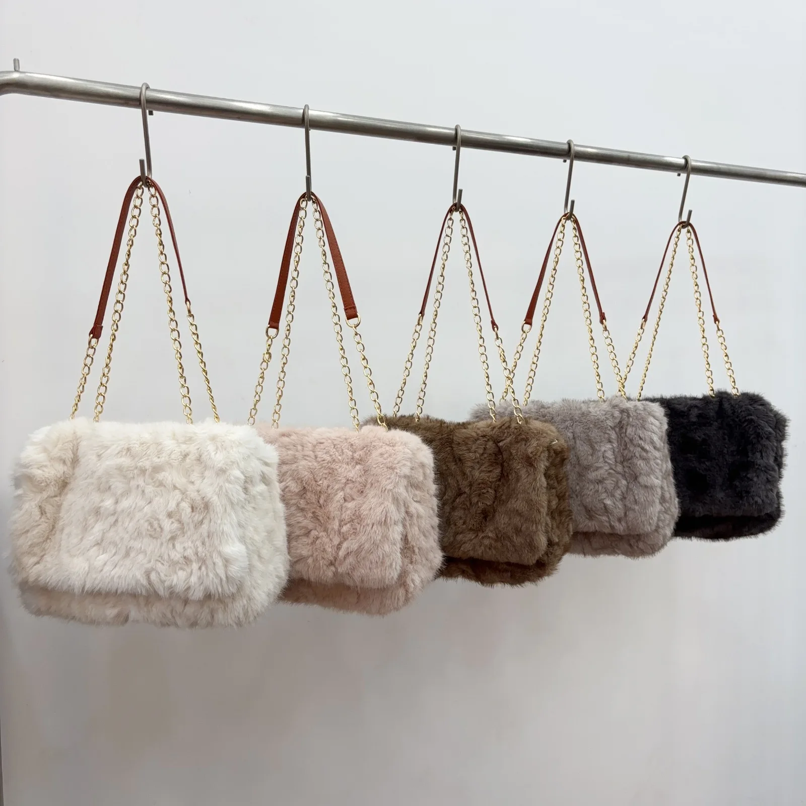 Fashion Luxury Warm Imitation Rabbit Hair Women's Large Capacity Handbag Y2K Fluffy Bag Winter Plush Underarm Bag