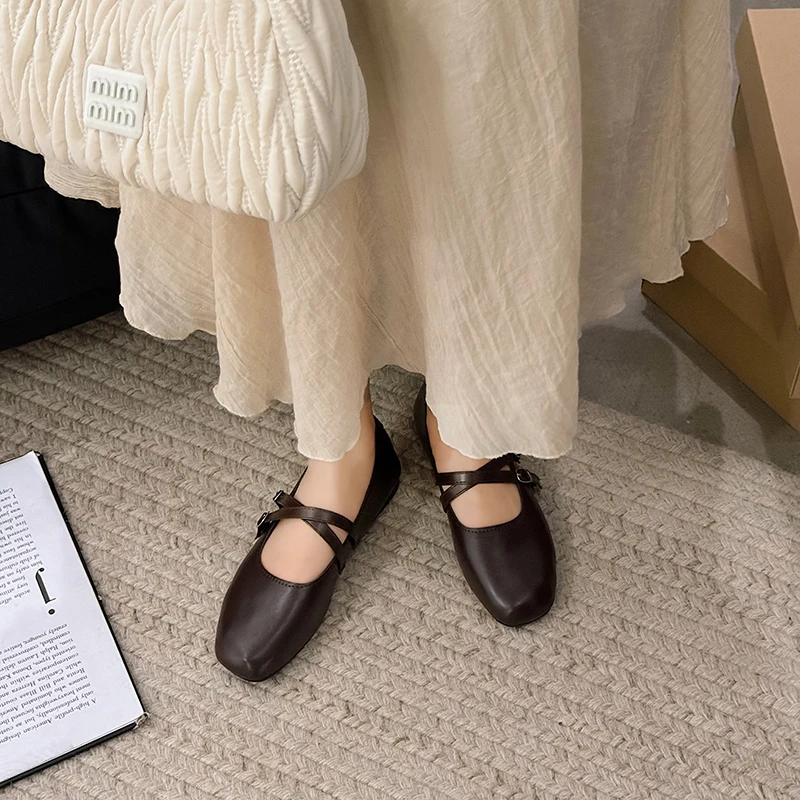 أحذية نسائية صيفية جديدة ذات فم مسطح ونعل مسطح أحذية ماري جين عالية الجودة برأس مربع
