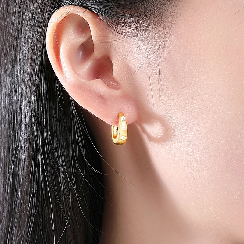 Orecchini a cerchio in argento sterling placcato oro per donne Piccole perle Gioielleria raffinata Moda Semplici fibbie per orecchie Regalo nuziale_voghion.com