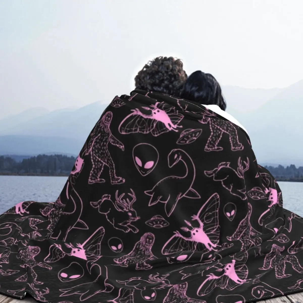 Bigfoot Mothman UFO Cryptid Pattern Blankets Fleece Throw Blankets Summer Air Conditioning Personalised Soft Warm Be