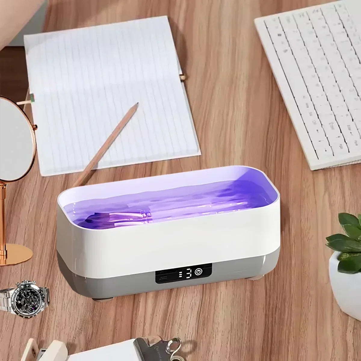 Description Picture 3 of itemFashion Portable Jewelry and Glasses Cleaner - Wireless, USB rechargeable, 360 ° efficient cleaning, perfect for glasses, br