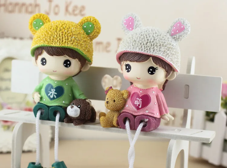 2pcs/set Miniature Ornaments Resin Dolls Hanging Feet Boy Girl Lovers Couple Figurines Craft Wedding Accessories Birthday Gifts 