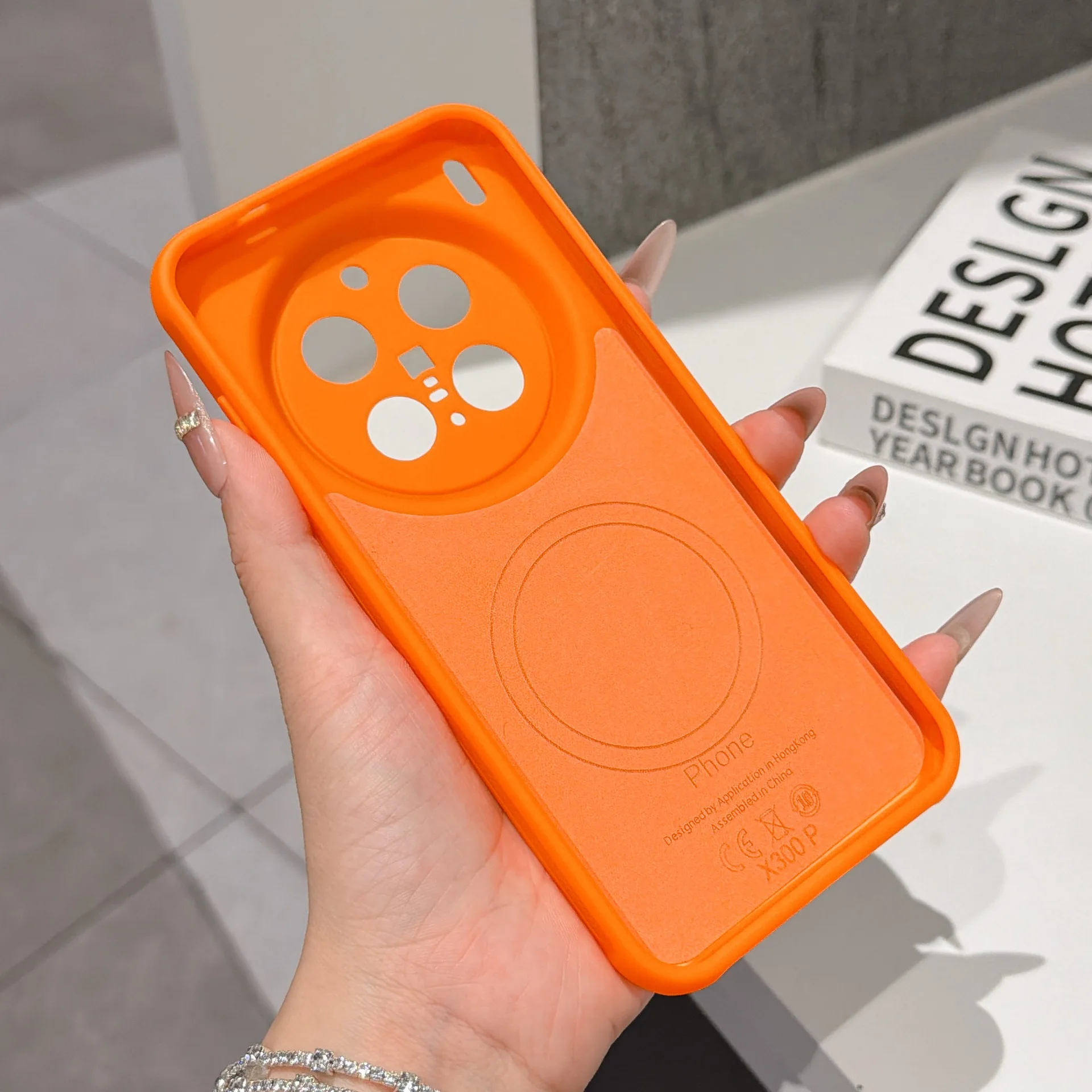 Magnetic Heat-Dissipating Soft Colorblock Velvet-Lined Phone Case