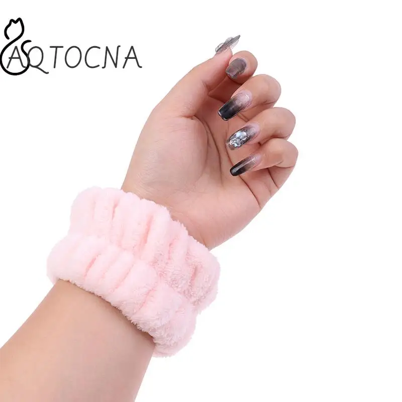 

1PC Plush Wrist Waterproof Hair Band Women Wash Face And Make Up Wrist Strap Headbands Female Fashion Accesories