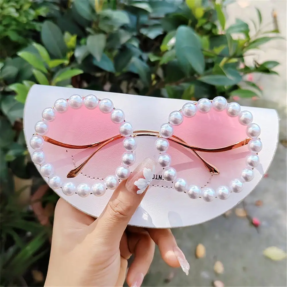 

Unique Pearl Sunglasses Fashion Luxury Vintage Wavy Metal Temples Shades Trendy INS Style Summer Eyewear for Women
