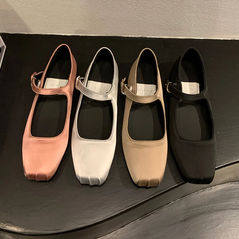 

2023 New Women Flat Shoes Fashion Silk Square Toe Shallow Female Ballet Shoes Soft Casual Flat Mary Jane Shoes Zapatos De Mujer