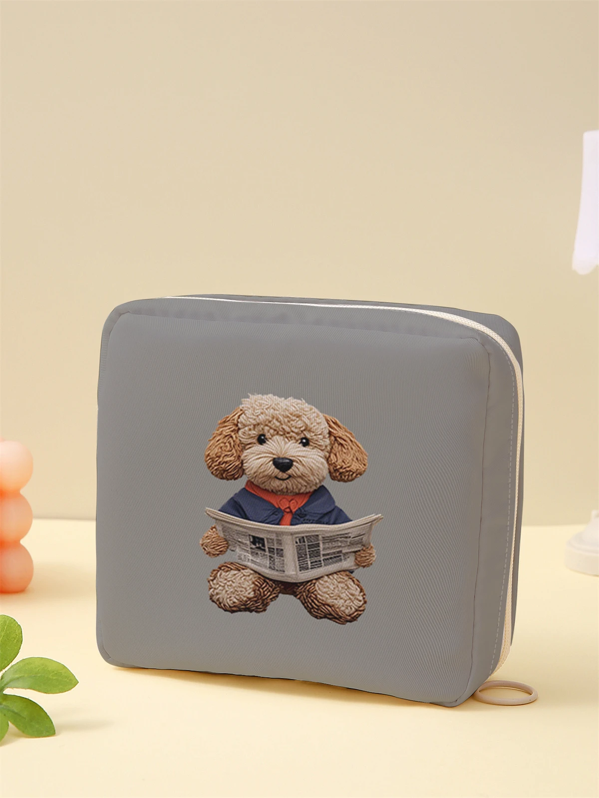 Teddy bear printed sanitary napkin storage bag, women's lightweight tissue bag, sanitary tissue bag