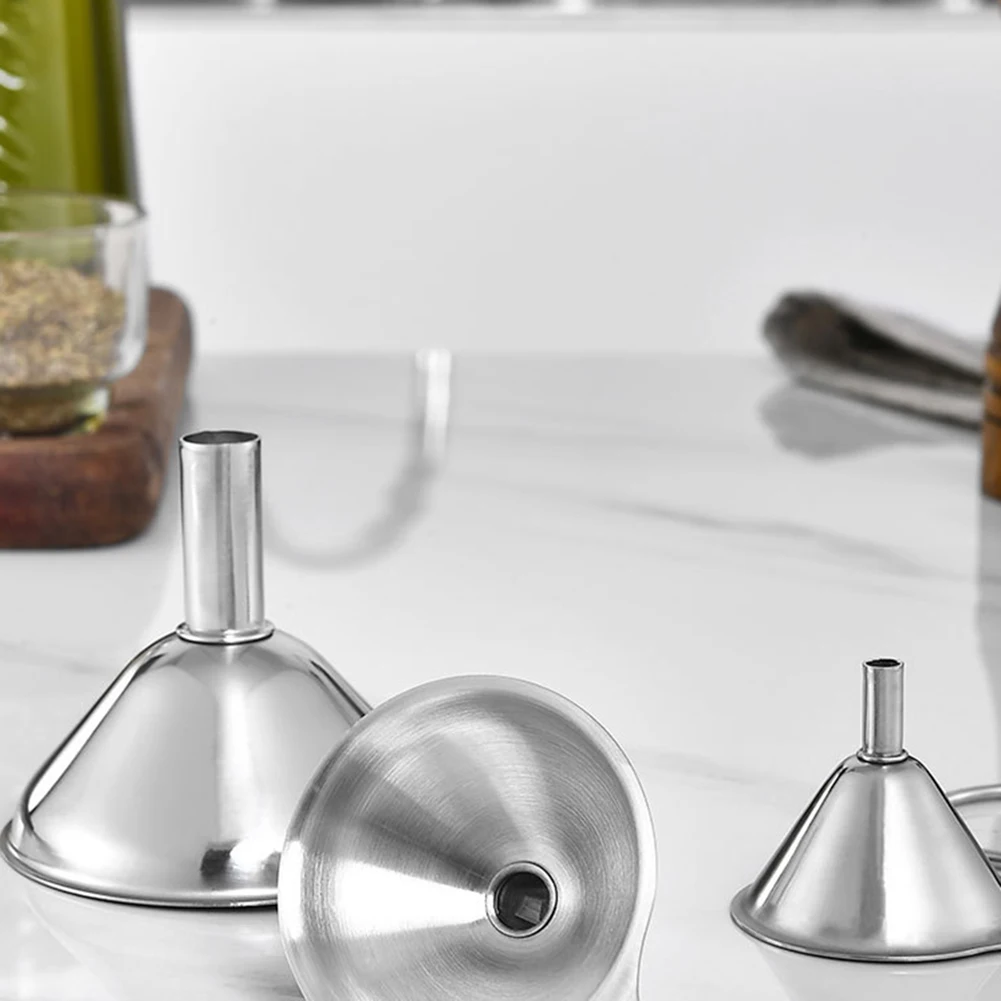 3 Piece Stainless Steel Funnels Set with Handle Mini Funnel Set Funnel Oil Spill Wine Spill Tool for Filling Bottles