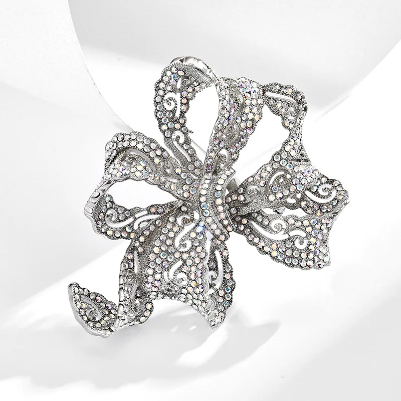 Elegant Luxury Austrian Crystal Heavy Industry Hollow Ribbon Bow Brooches for Woman Exquisite Design Corsage Accessories Gifts