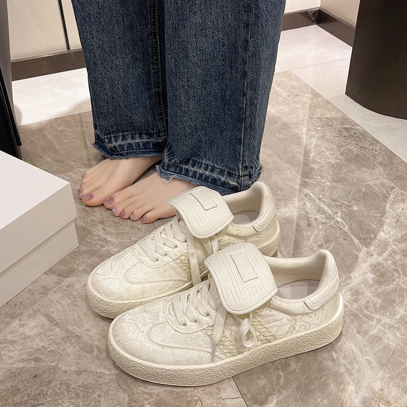 New Woman 2024 Trend Fashion White Leather Women Chunky Sneakers White Shoes Lace Up Tenis Feminino Platform Women Casual Shoes