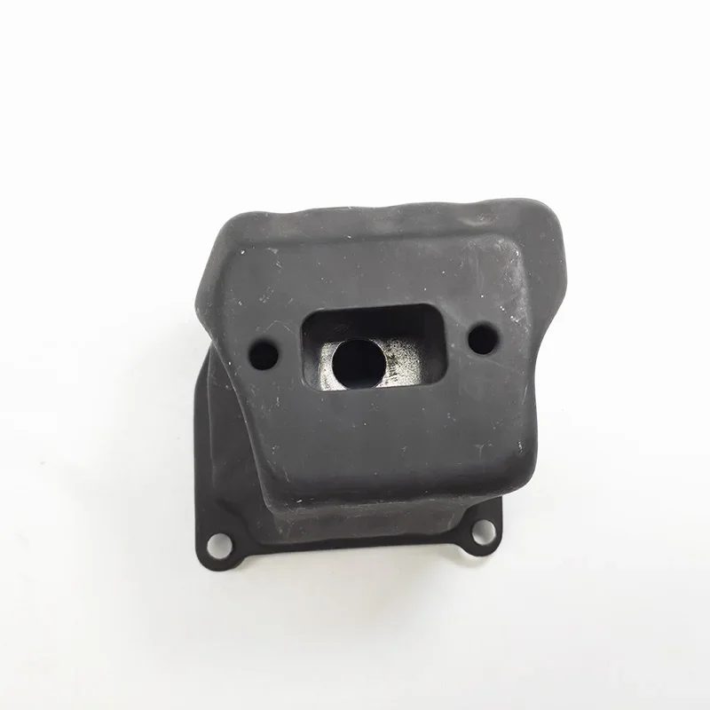 Chainsaw Three Holes Muffler Spare parts 45cc 52cc 58cc For 4500 5200 5800 Chain saw muffler Chainsaw Replace Parts