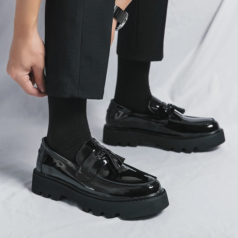 Black New Fashion Tassel Men Party and Wedding Handmade Loafers italian Men's Dress Shoes Comfortable Breathable Men Shoes