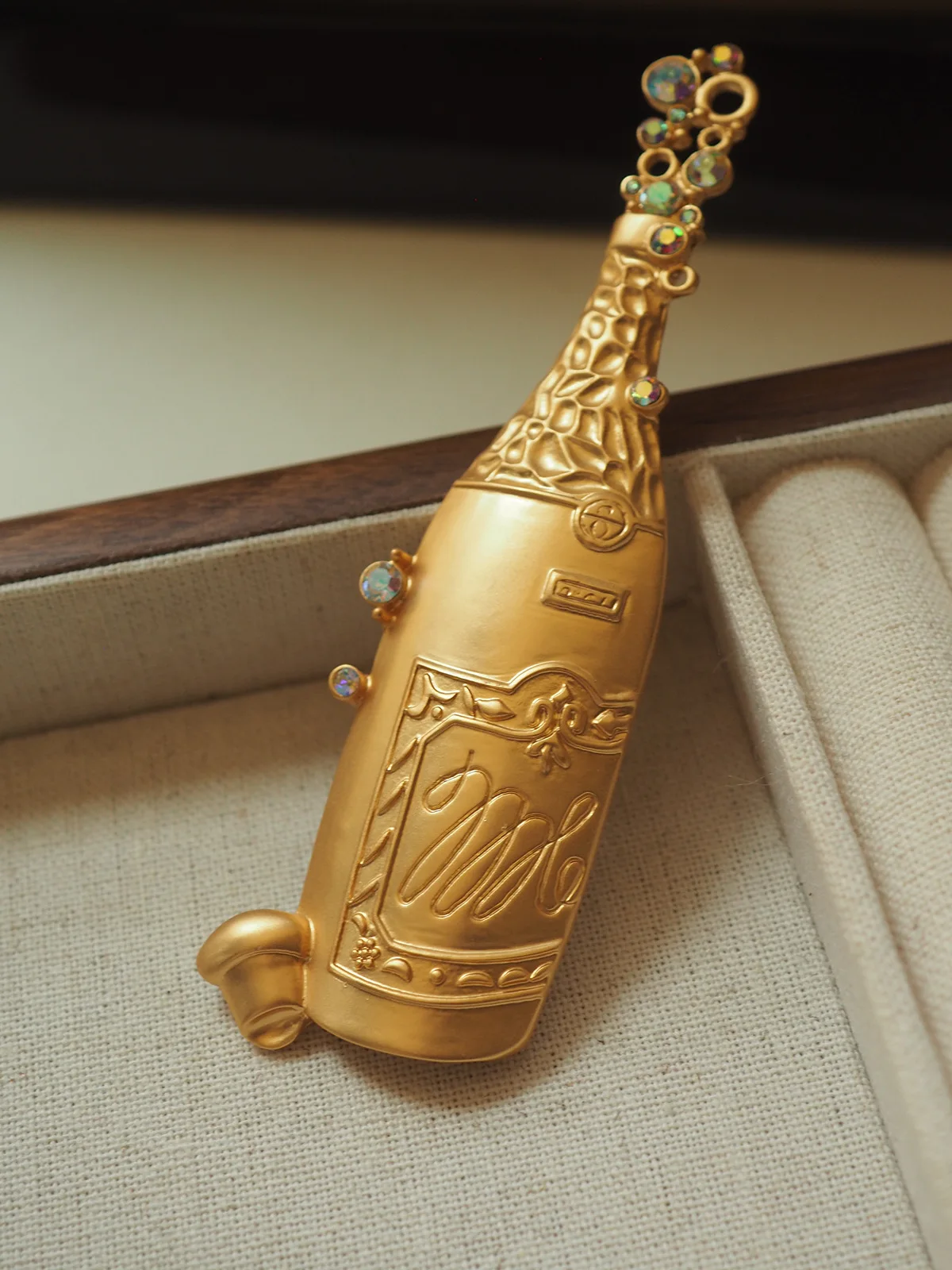 

JJ нишевой дизайн пузырьковая винная бутылка изысканное ремесло винтажная Элегантная куртка для пальто универсальная Коллекционная брошь