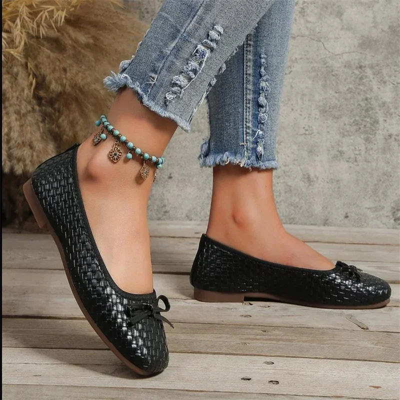 Square toe flat bottom soft leather bow casual fashion shallow mouth comfortable soft sole shoes