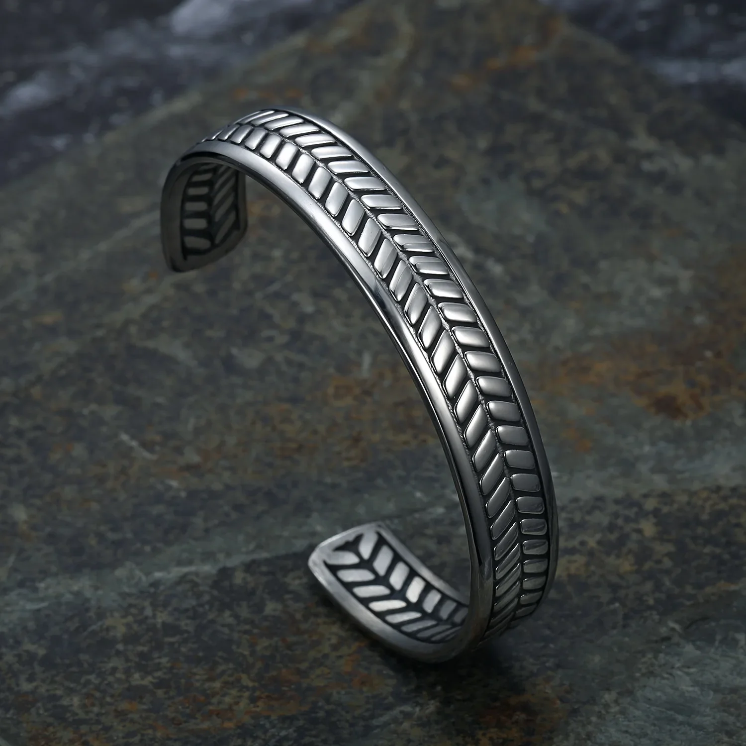 CHUANGCHENG Personalized Stainless Steel Vintage Polished Arrow Bracelet C-shaped Open Bracelet