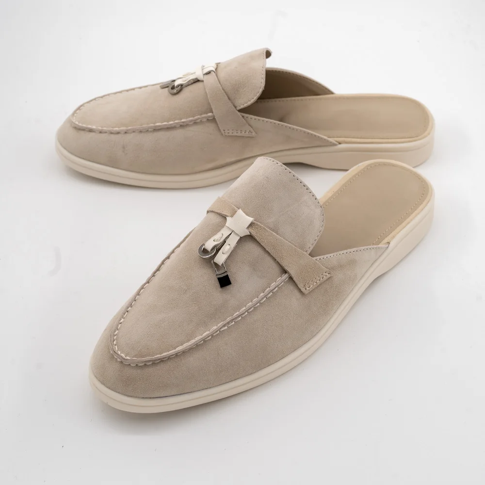 Рисунок 6 - Замшевые лоферы с бахромой и застежкой