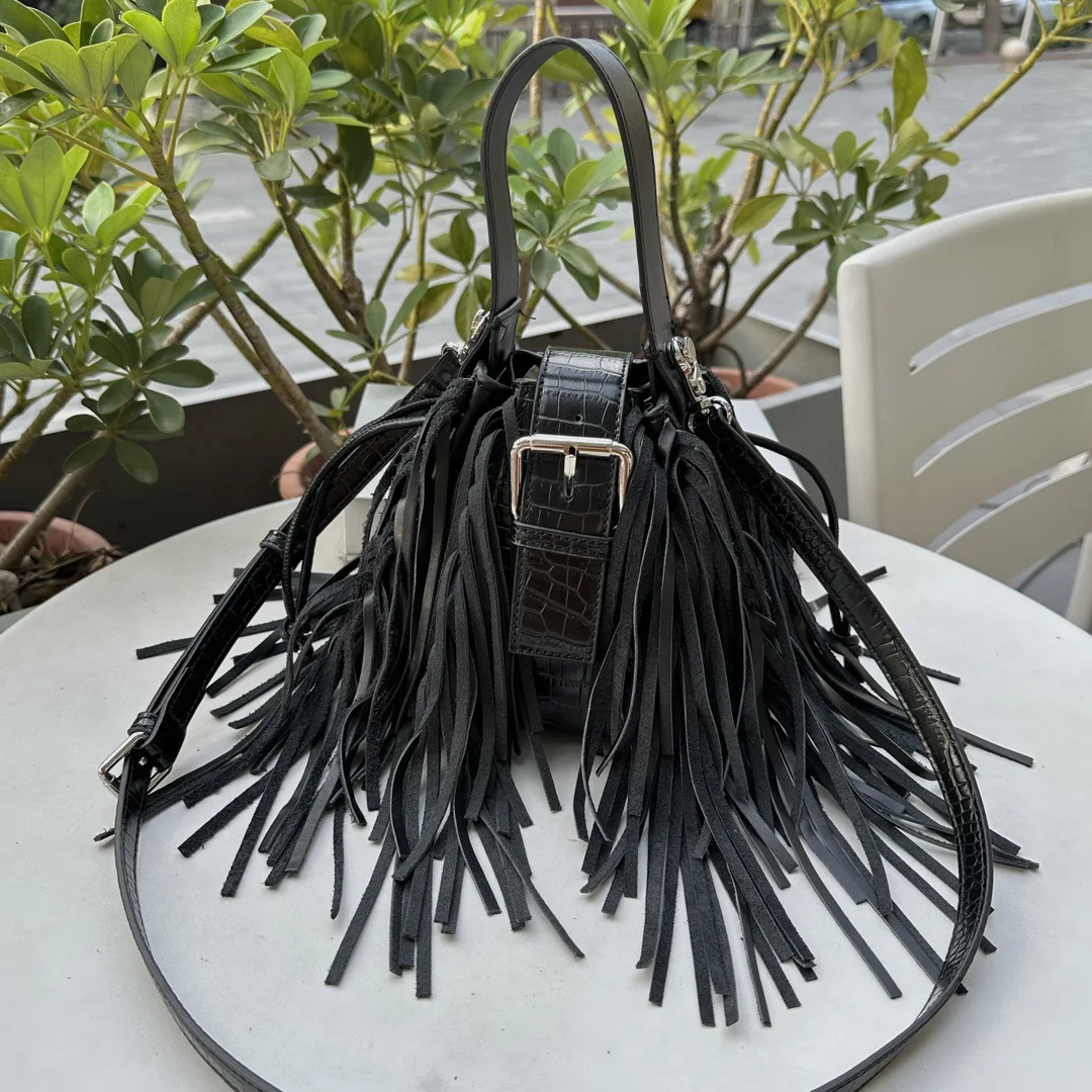 

FIRMRANCH Classic Black Crocodile Tassel Handheld Drawstring Tassel Bucket Bag Women's Shoulder Diagonal Straddle Vintage Purse