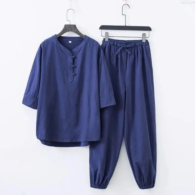 Navy blue suit // 1 off