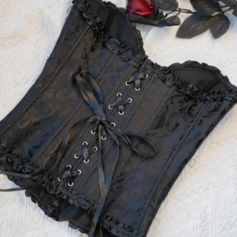 A black fashionable women's versatile and elegant strappy lace bustier shapewear