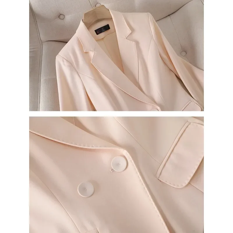 Рисунок 4 - Костюм женский из блейзера и брюк