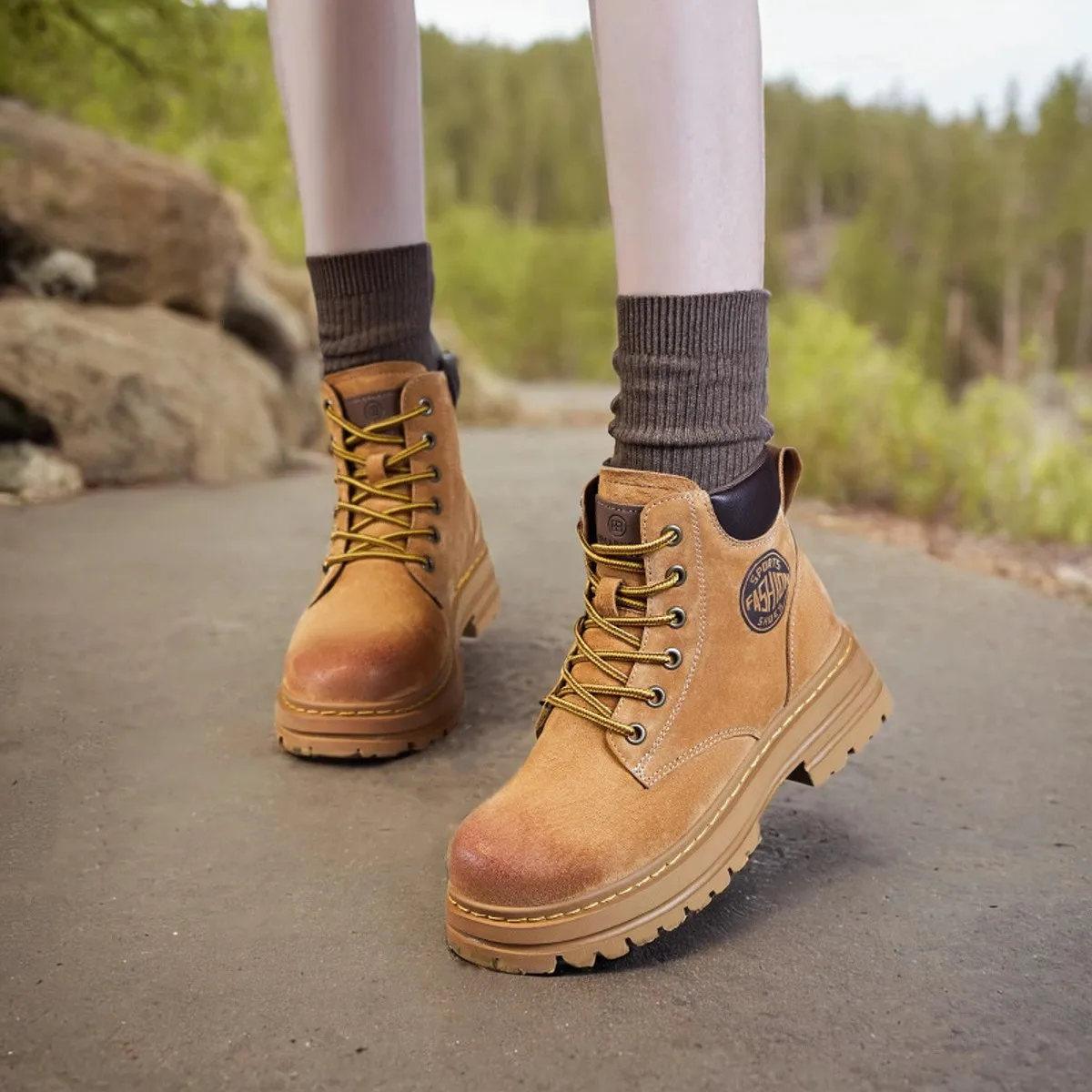 

Модные кожаные ботинки с ревеня, женские демисезонные ботинки martin в британском стиле ретро для пар, модные уличные ботинки для альпинизма