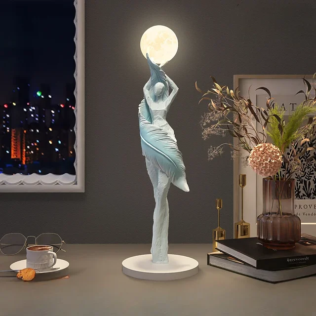 Sculpture créative de fille en plumes, ornement en résine, décoration lumineuse de bureau, Statue de personnage, décoration nordique moderne pour la maison 1