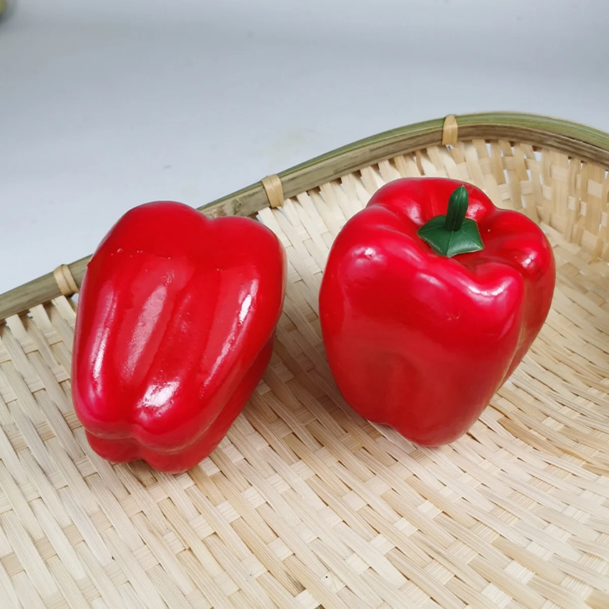 1pcs Simulated pepper model, simulated vegetable foam, simulated red,green and yellow pepper model, props, bell