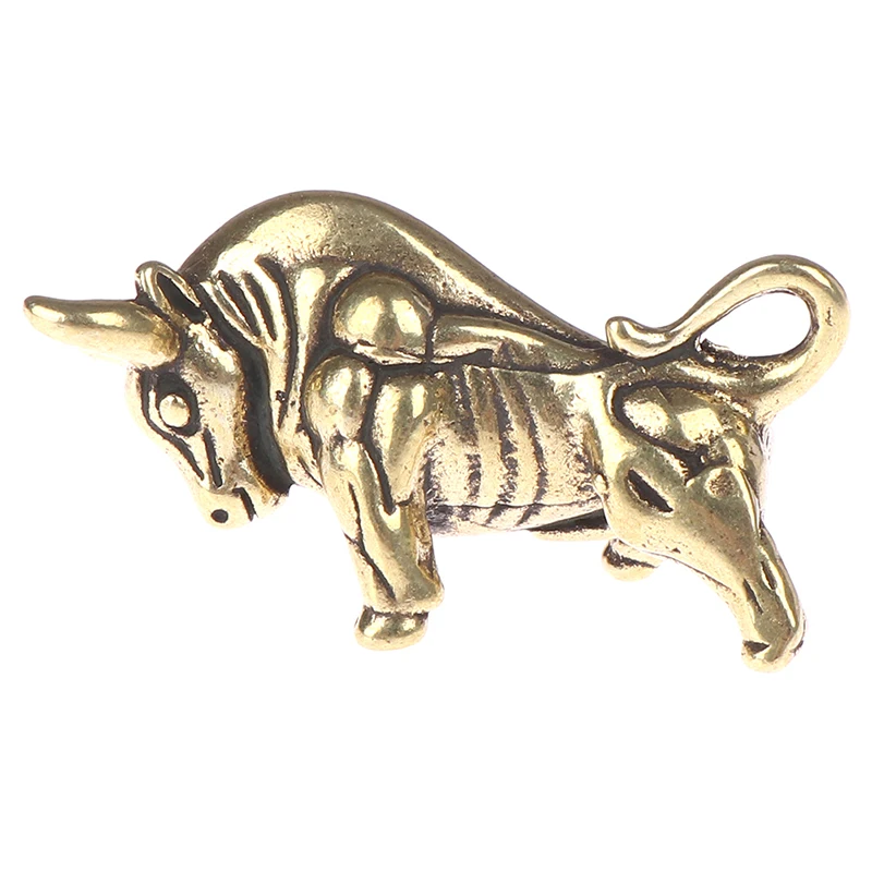 

Mini Portable Retro Brass Wall Street Bull Statue Sculpture Home Office Desk Decorative Ornament Keychain Ornament Hand Toy Gift