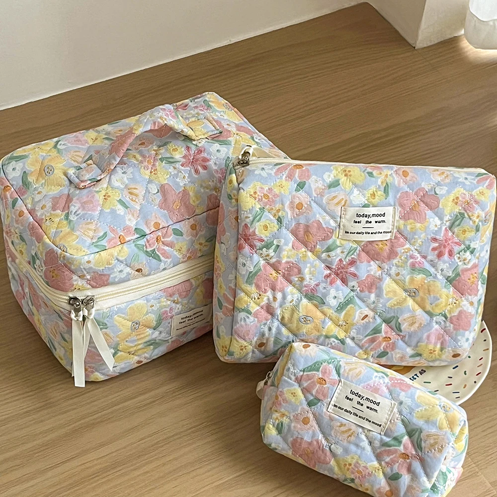 

1Pc Vintage Flower Women Handbag Quilted Bag Portable Cosmetic Makeup Travel Oraginzer Zipper Bags Lipstick Storage Mini Pouch