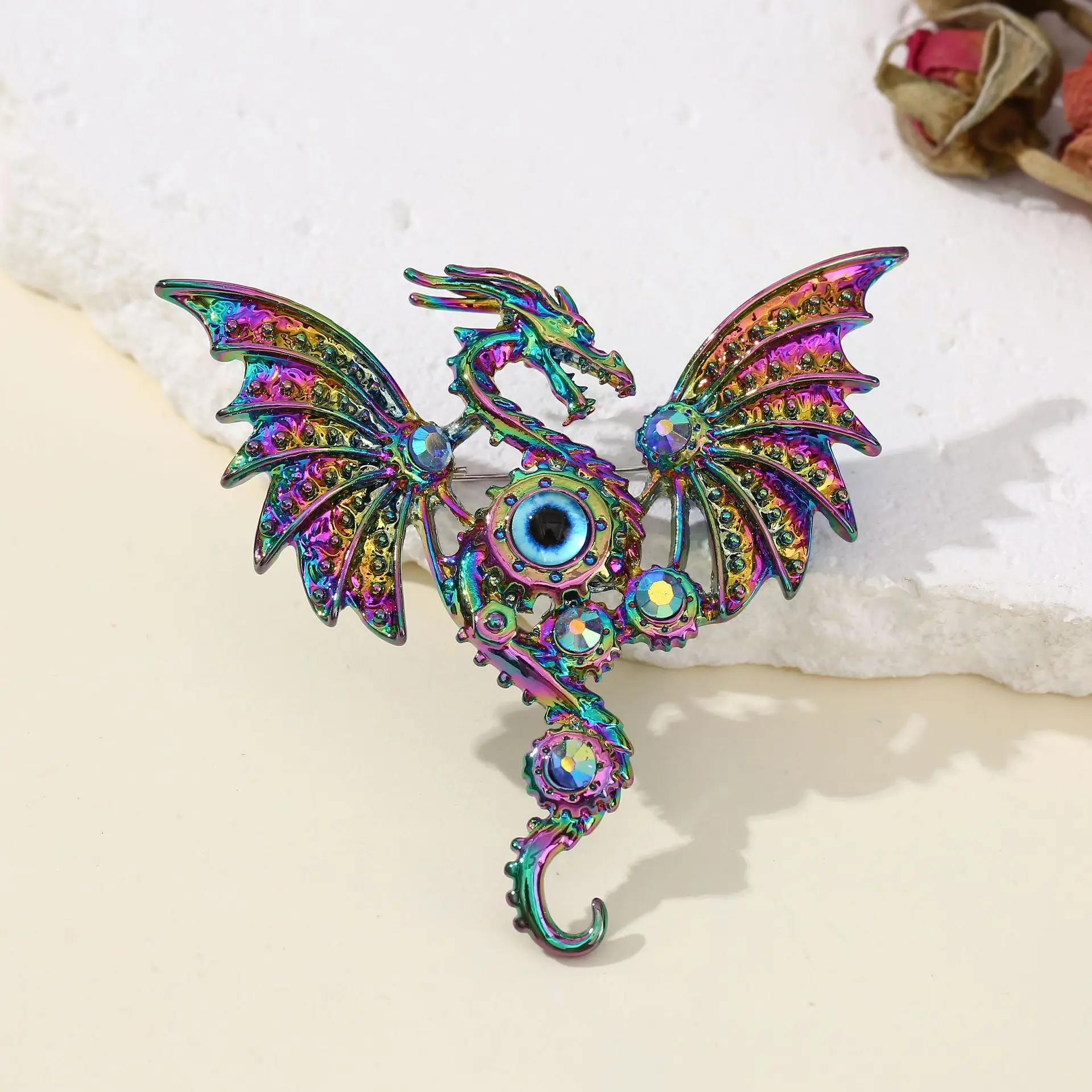 Neue Fliegende Drachen Broschen Pins Frau Mann Emaille Revers PinGoth Brosche Punk Drachen Mantel Rucksack Abzeichen Gothic Schmuck Geschenke – Detail 6