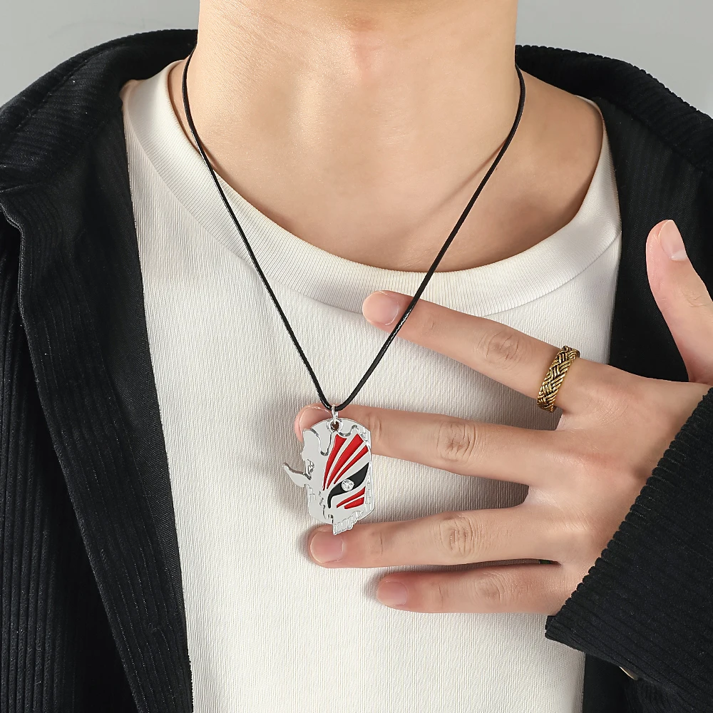 今季ブランド Japan Anime BLEACH Metal Pendant Necklace Cartoon Kurosaki アクセサリー